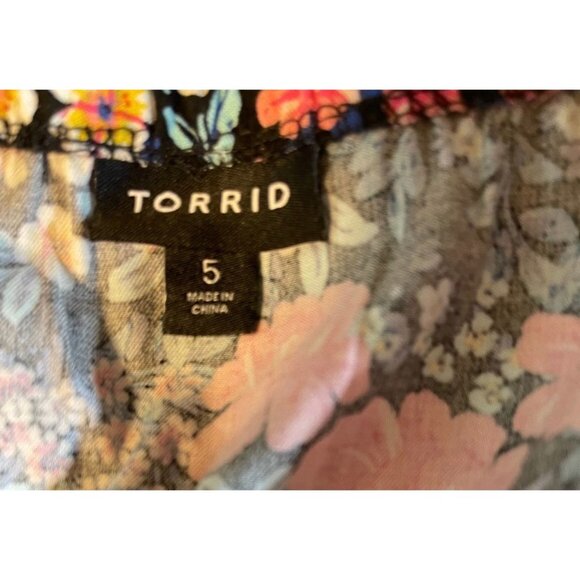 Torrid +5 Black Floral Challis Sweetheart Neck Shirred Lacing Back Strapless Top - Picture 6 of 6